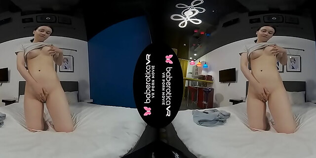 big tits,brunette,erotic,femdom,masturbation,pussy,reality,shaved pussy,solo,wet pussy