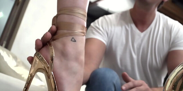 big cock,blonde,blowjob,doggystyle,fetish,foot fetish,footjob,missionary,petite,piercing,shaved