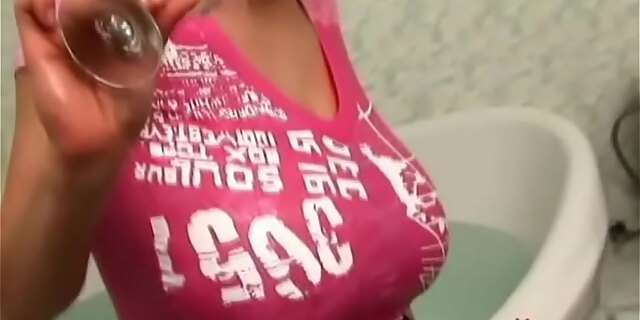 big tits,boobs,brunette,natural tits,trimmed pussy