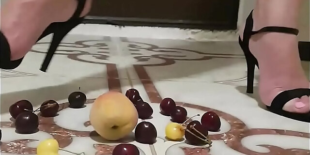 femdom,fetish,high heels,shorts