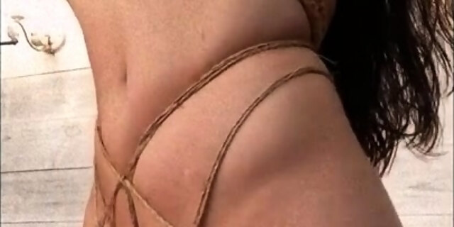 amateur,boobs,brunette,masturbation,solo,webcam