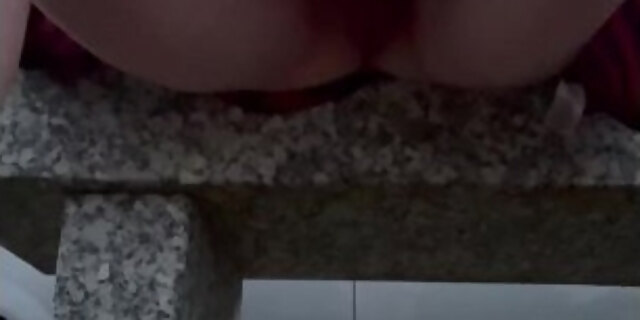 amateur,milf,pawg,pissing,pretty,public,red,solo