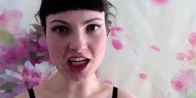 amateur,brunette,softcore,solo,webcam