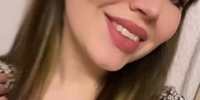 amateur,babes,beauty,outdoor,public,solo