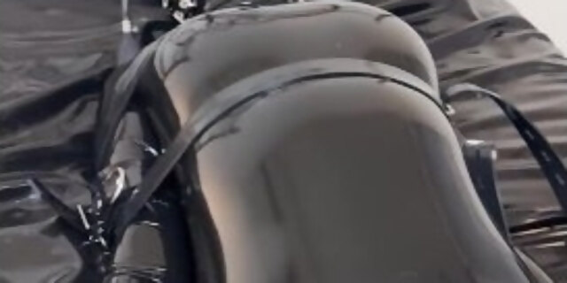 amateur,bdsm,bondage,doll,female orgasm,fetish,hardcore,japanese,orgasm,rubber