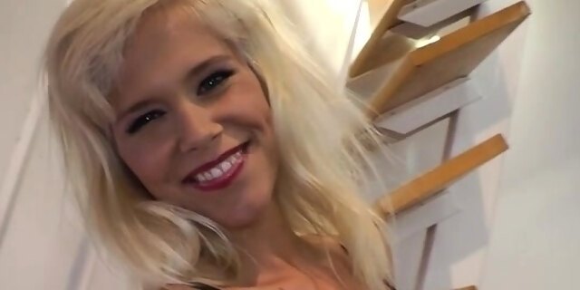 blonde,masturbation,solo,stockings,teen