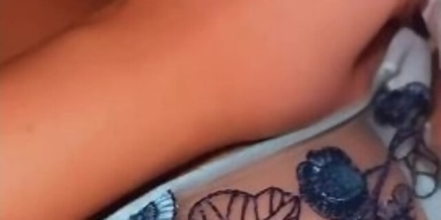 amateur,babes,brunette,creampie,female orgasm,fetish,italian,latin,pussy,solo