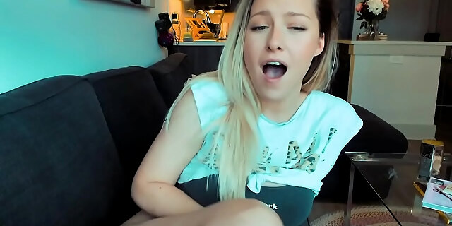 ass,beauty,cosplay,costume,slut,tiny,webcam