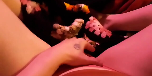 fingering,masturbation,solo