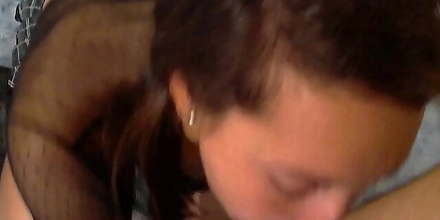 blowjob,brunette,doggystyle,hardcore,shaved,swallow,webcam