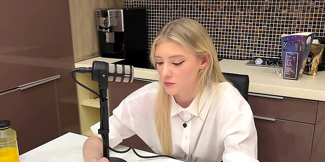 asian,blonde,fetish,interview,japanese,pornstar,slap