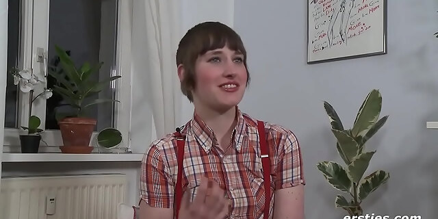 amateur,big tits,femdom,fingering,german,orgasm,pussy,short hair,solo