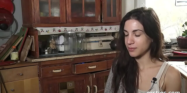 amateur,babes,brunette,close up,german,hairy,masturbation,natural tits,public,pussy,solo,vibrator