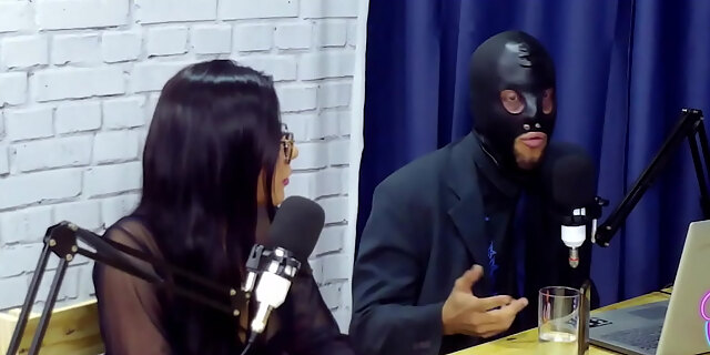 brunette,car,latina,pornstar