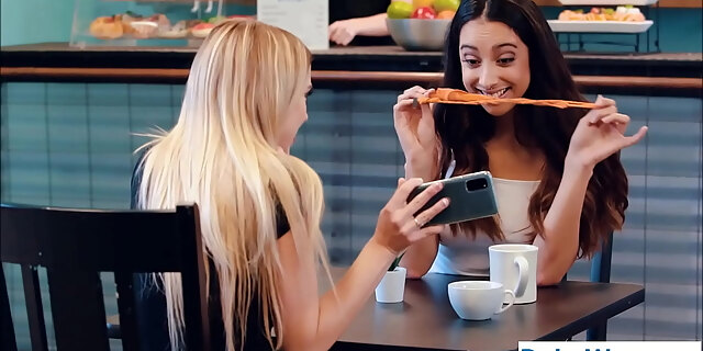 dyke,kissing,lesbian,licking,pussy,sex