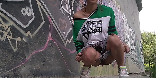 amateur,beauty,brunette,femdom,fetish,milf,naughty,outdoor,pissing,public,pussy